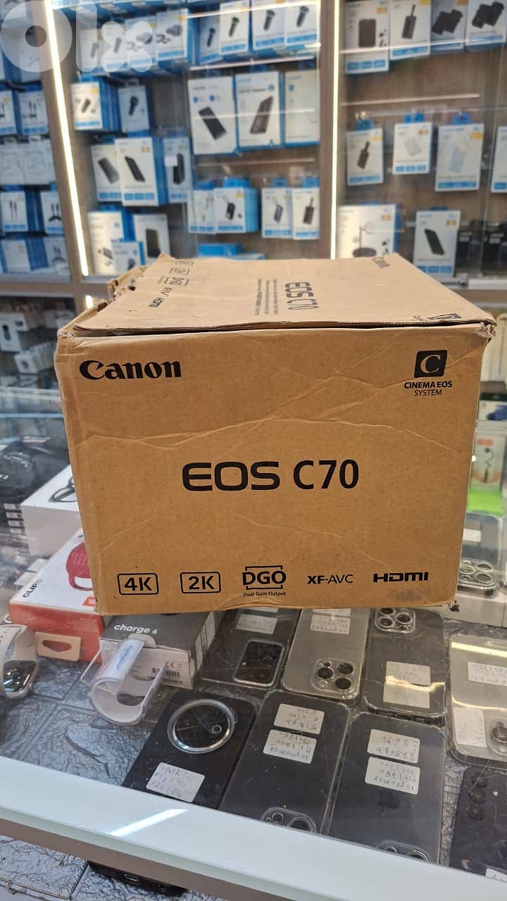 Canon Cinema Camera EOS C70 3000$ 1