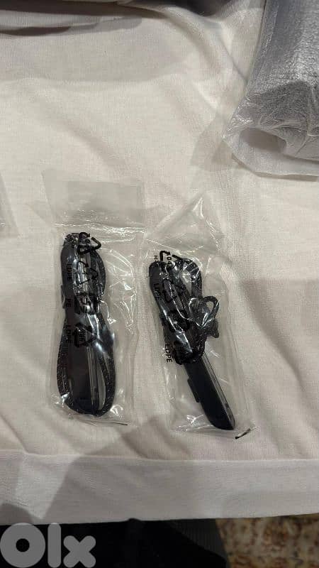 Nintendo Switch OLED + 2 Games + Box + Cases – Excellent Condition 4