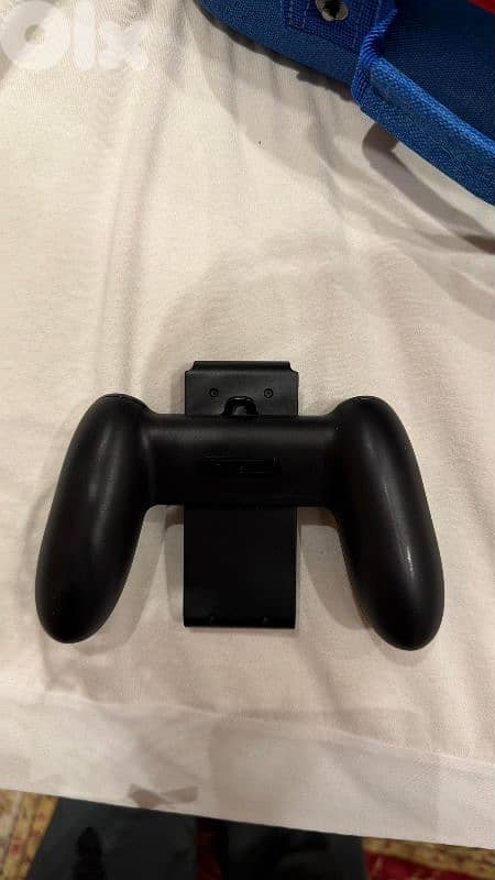 Nintendo Switch OLED + 2 Games + Box + Cases – Excellent Condition 11