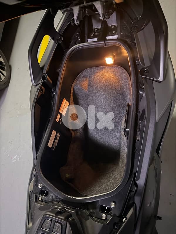 Yamaha TMAX 2021 Tech Max Very clean and well maintained 6