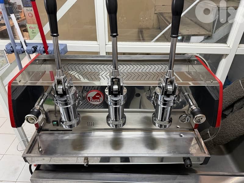 Authentic La Pavoni 3-group espresso machine 2