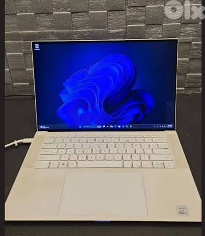 DELL XPS 15 9500 / Core i5 - 10300H / 15.6" OLED Touchscreen 4K Res.