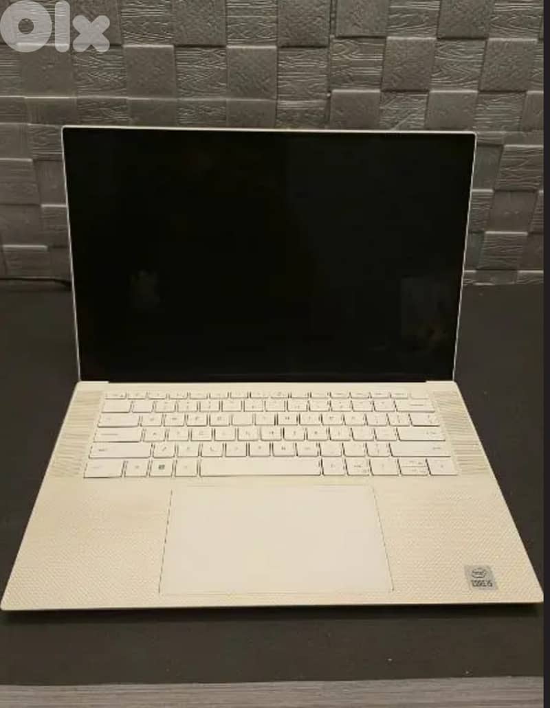 DELL XPS 15 9500 / Core i5 - 10300H / 15.6" OLED Touchscreen 4K Res. 3