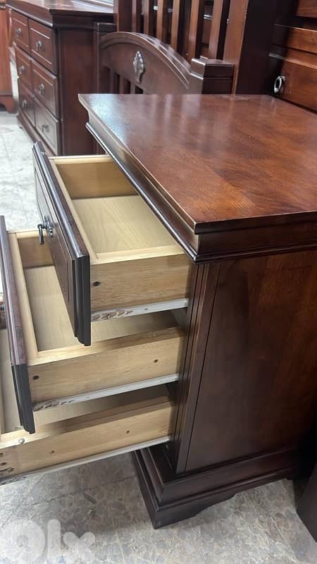 ‏غرفة نوم رائعة تختين بعدها شبه جديد كلا خشب زان مستوردة 1