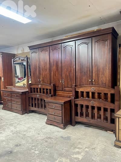 ‏غرفة نوم رائعة تختين بعدها شبه جديد كلا خشب زان مستوردة