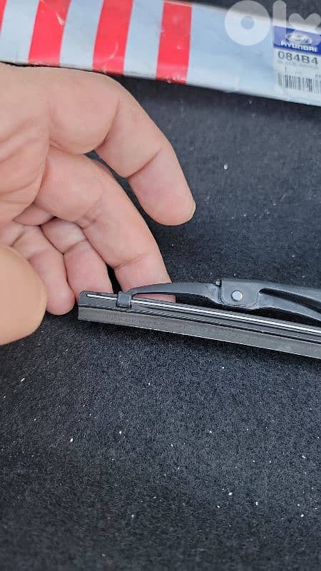 2 original hyundai wiper blades 1