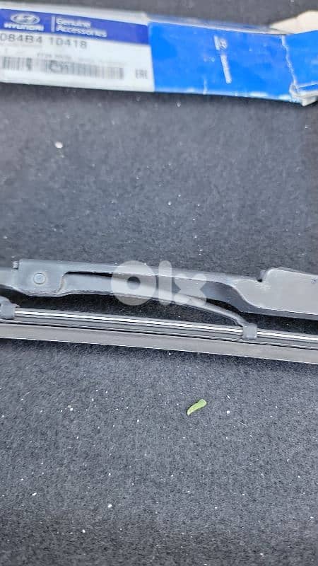 2 original hyundai wiper blades 2