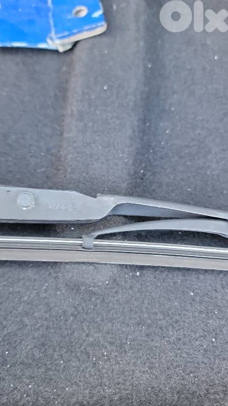 2 original hyundai wiper blades 3