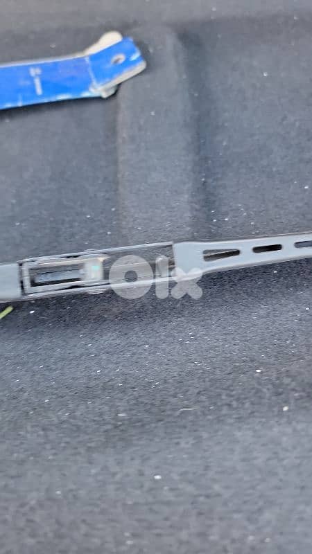 2 original hyundai wiper blades 7
