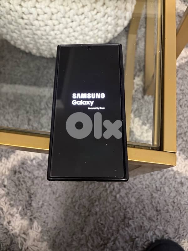 Samsung S24 Ultra with back cover and screen protection barely used 8