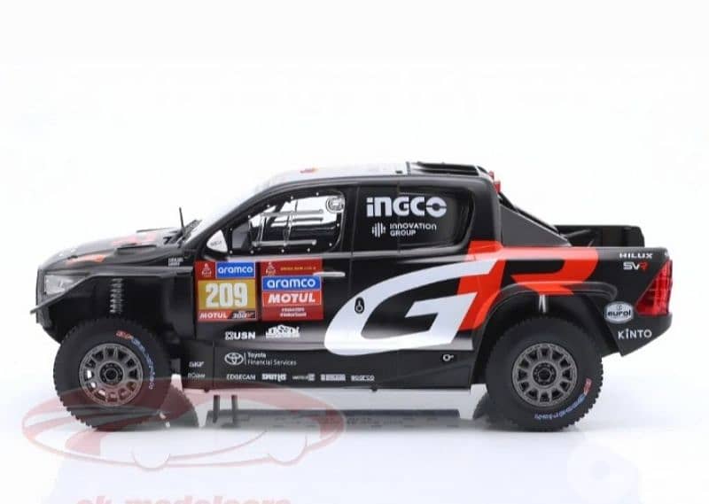 Toyota GR Hylux Evo (Rally Dakar 2024) diecast car model 1;18 2