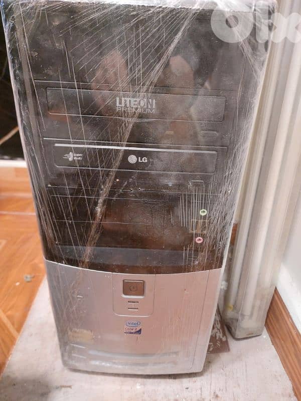 duplicator , case ×3 , screen ×2 , printer . kilon 100 $ kab 3al baher 5