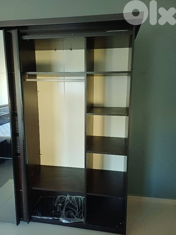 غرفة نوم شبه جديدة 2