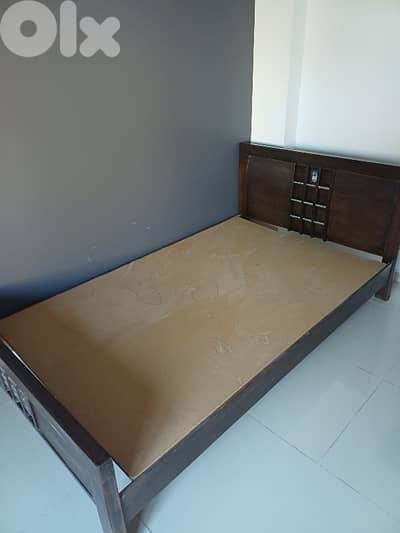 تخت مفرد ونص