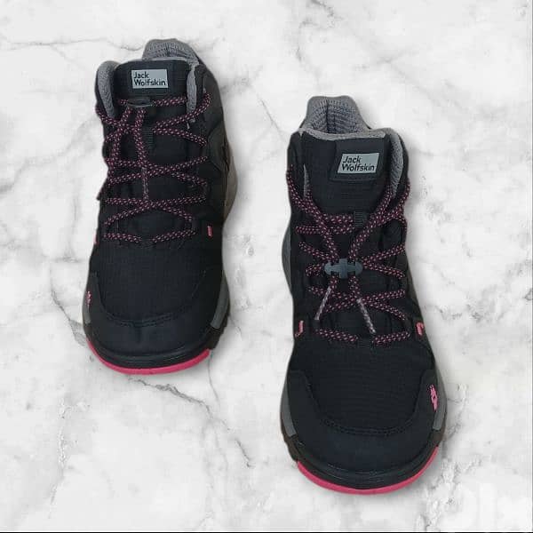 jackwolfskin hiking/camping shoes 1