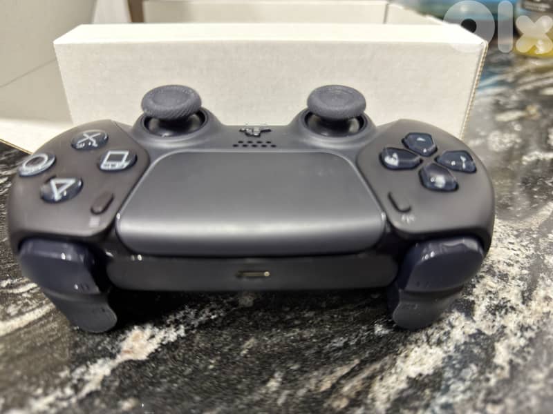 PS5 Dualsense Midnight Black with permanent left drift on 1 joystick 1