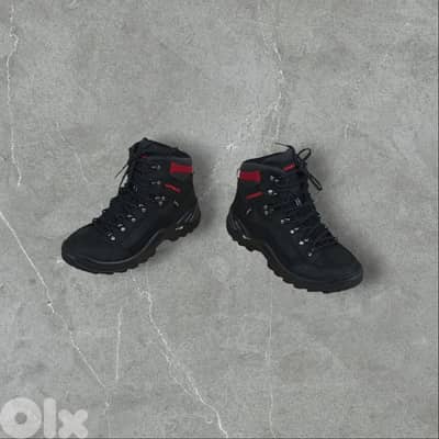 lowa mountain boots