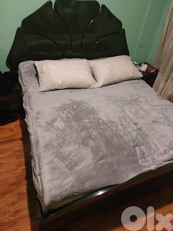 غرفة نوم كاملة   Complete bedroom set 1