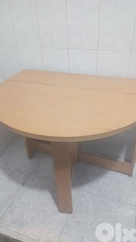 طاولة خشب طبيعي مرتب متنطوى 1
