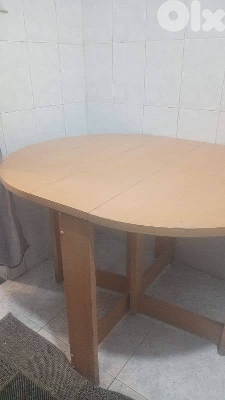 طاولة خشب طبيعي مرتب متنطوى 2