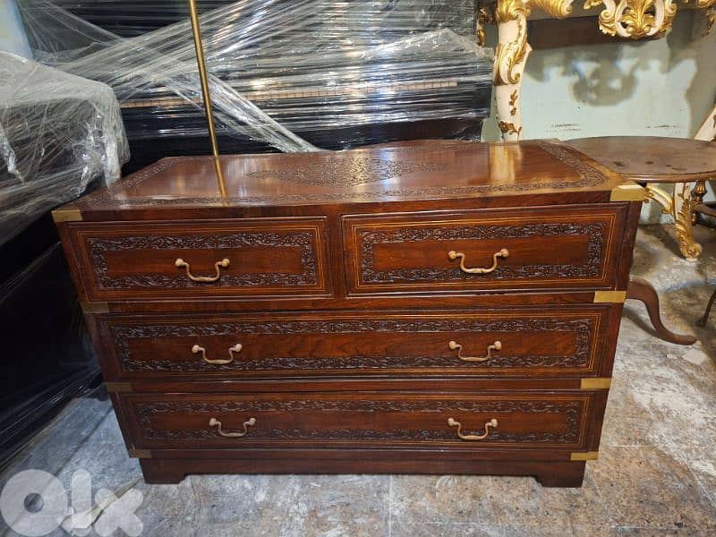 صندوق جوارير يستخدم طاولة ايضا مميز خشب ورد مرصع بالنحاس 2