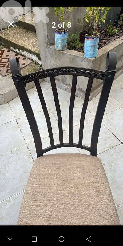 طاولة و ٤ كراسي 1