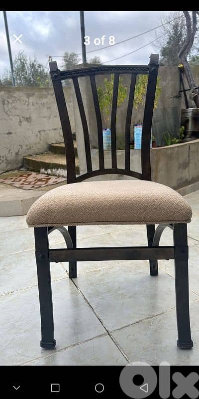 طاولة و ٤ كراسي 2