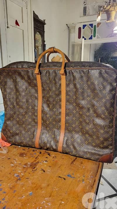 Vintage Louis vuitton suitcase