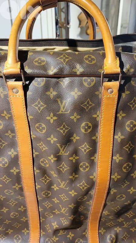 Vintage Louis vuitton suitcase 1