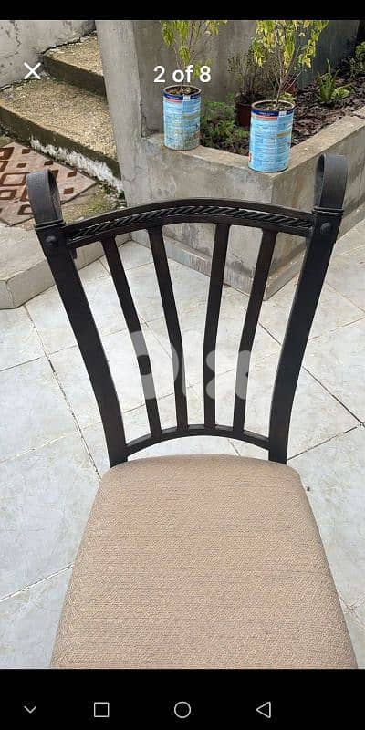 طاولة و ٤ كراسي 6