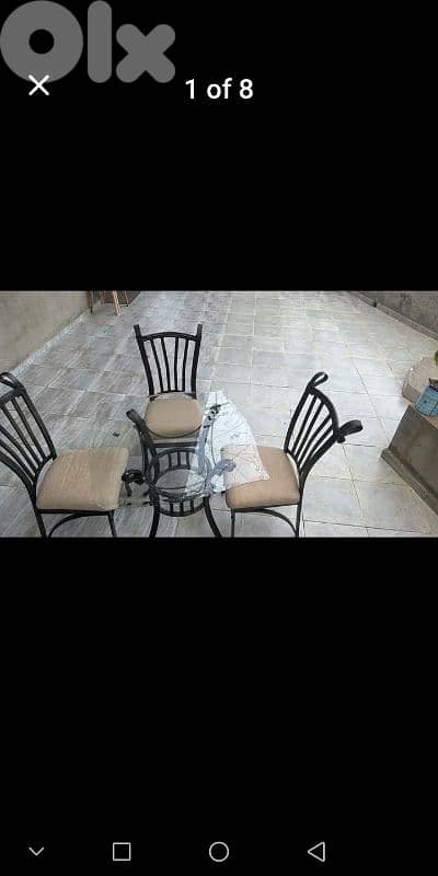 طاولة و ٤ كراسي 2