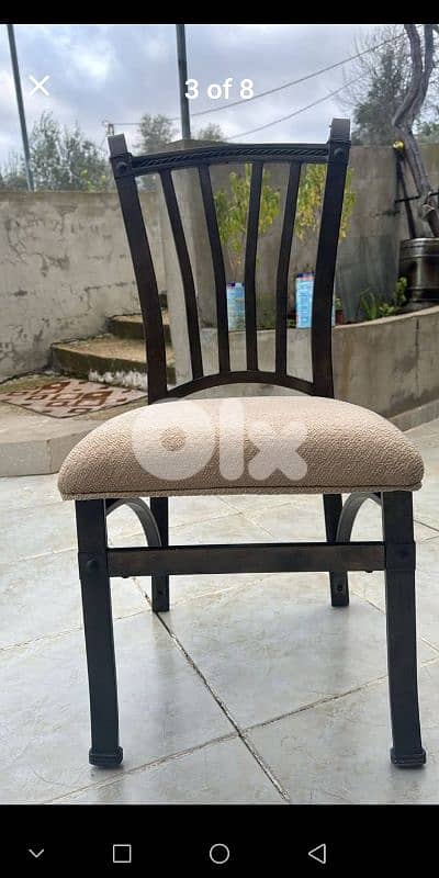 طاولة و ٤ كراسي 3