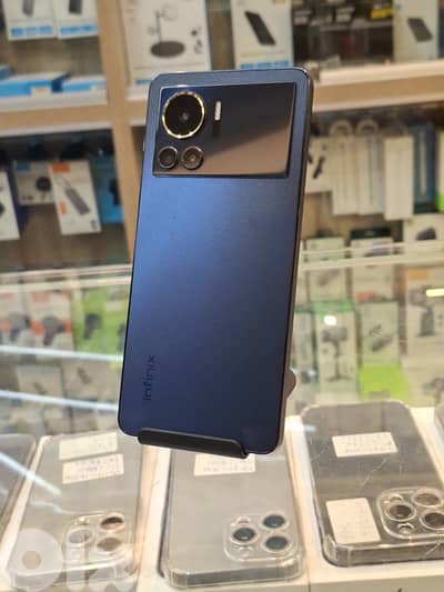 Used infinix note 12 vip 8/256 gb