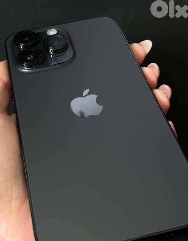 Iphone 14 Pro Max 256gbs + 5 FREE PHONE CASES 4