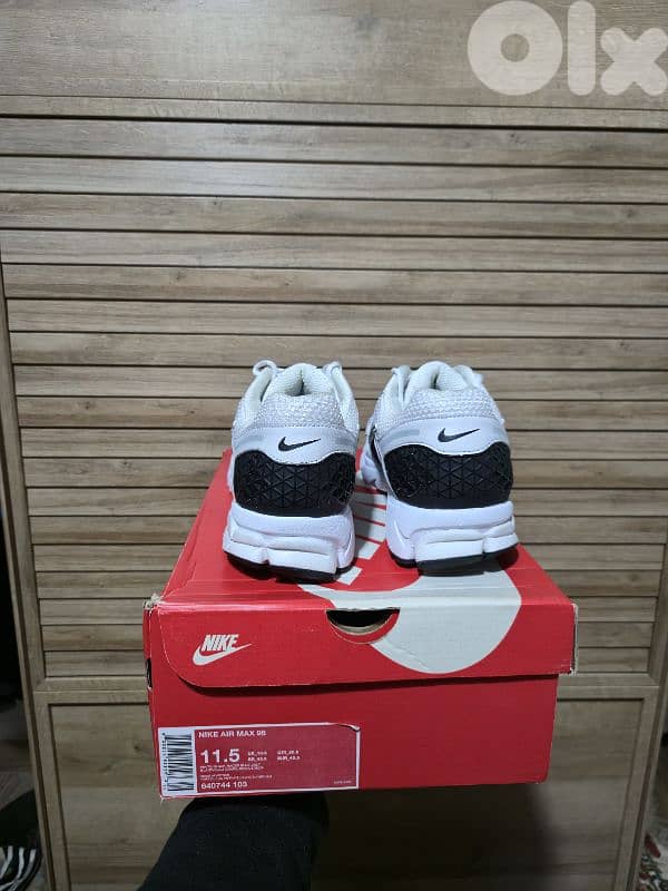 Nike Vomero 5 White/black 3