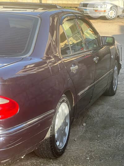 مرسيدس بنز 240/260/280 1996