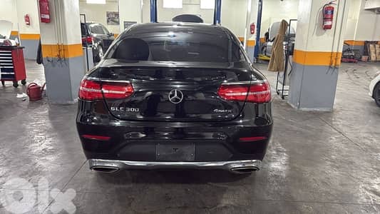 Mercedes-Benz GLC-Class 2017 Glc 300 clean carfax 80000 miles only