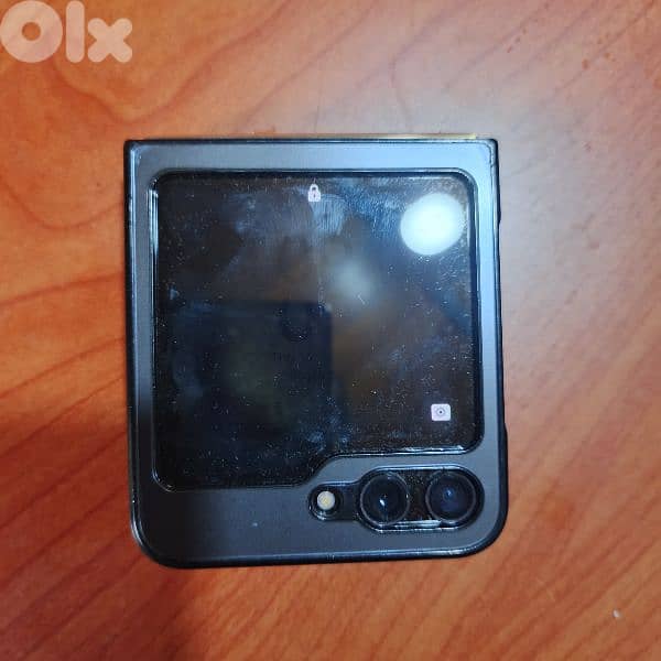 Samsung Z Flip 5 1