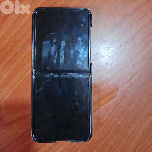 Samsung Z Flip 5 2
