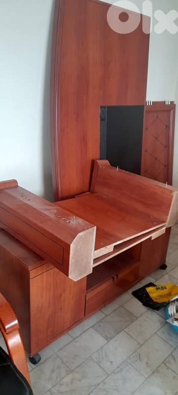 desks and chairs for an office 5