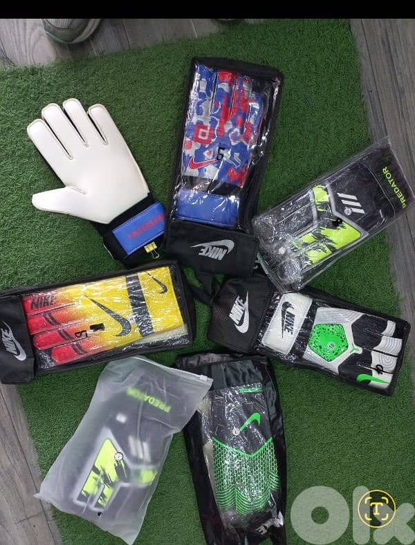 football shoes original and spray gloves سبري لكفوف فوتبول كرة قدم 1