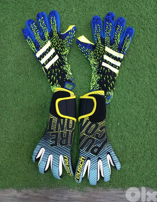 football shoes original and spray gloves سبري لكفوف فوتبول كرة قدم 3