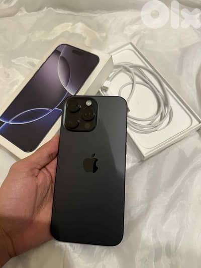 iphone  16 pro max 256 gb bat 90%