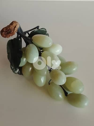 Vintage Large Chinese Carved Jade Grapes with Leaves $ 85