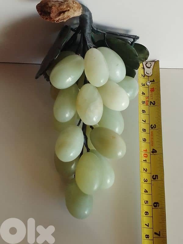 Vintage Large Chinese Carved Jade Grapes with Leaves $ 85 4