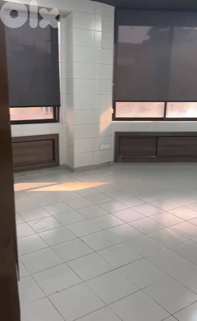 Decorated Office ForRent In Hazmieh مكتب للاجار في الحازمية
