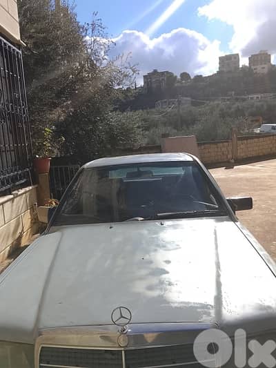 مرسيدس بنز 190 1988