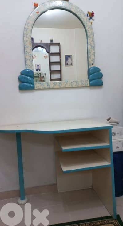 غرفة نوم مستعملة بحالة جيدة