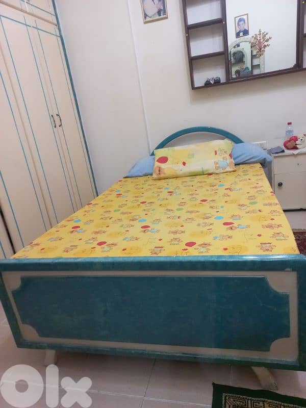 غرفة نوم مستعملة بحالة جيدة 3