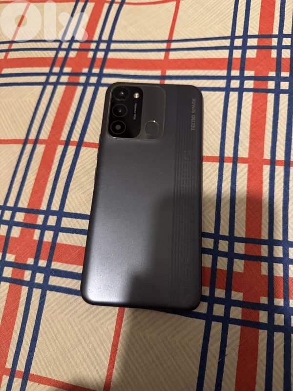 tecno spark 8c 2